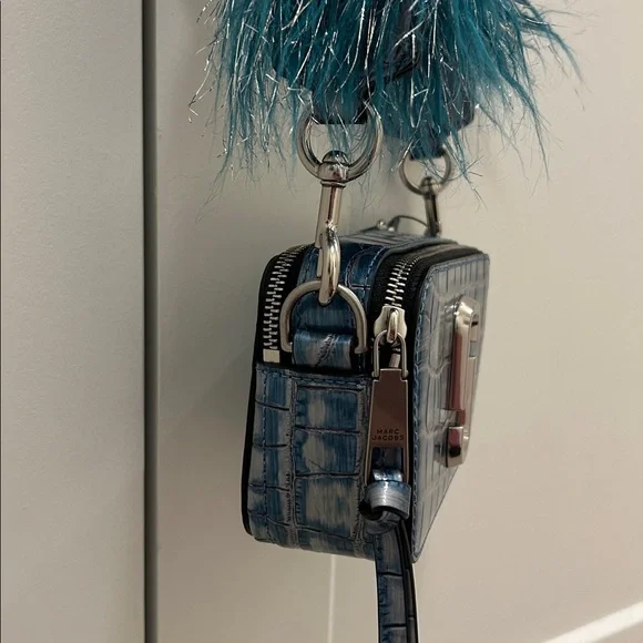 Marc Jacobs (NWT) Snapshot Camera Bag in Blue Croc-Embossed Leather & Faux-Fur - Picture 13 of 17